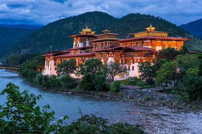Luxury in Motion: Exclusive City Tours for Elite Travelers