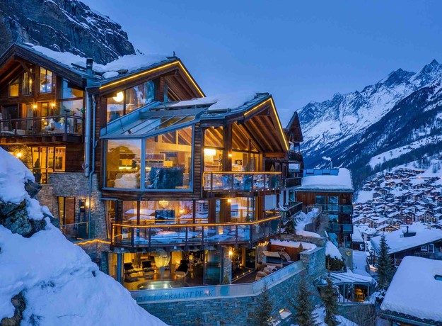 Alpine Romance: Cozy Resorts for Couples in the Snow